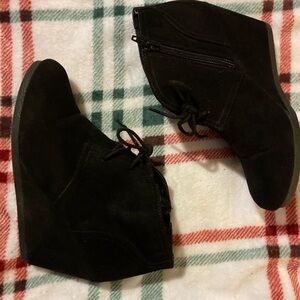 Universal Thread Black Wedge Booties